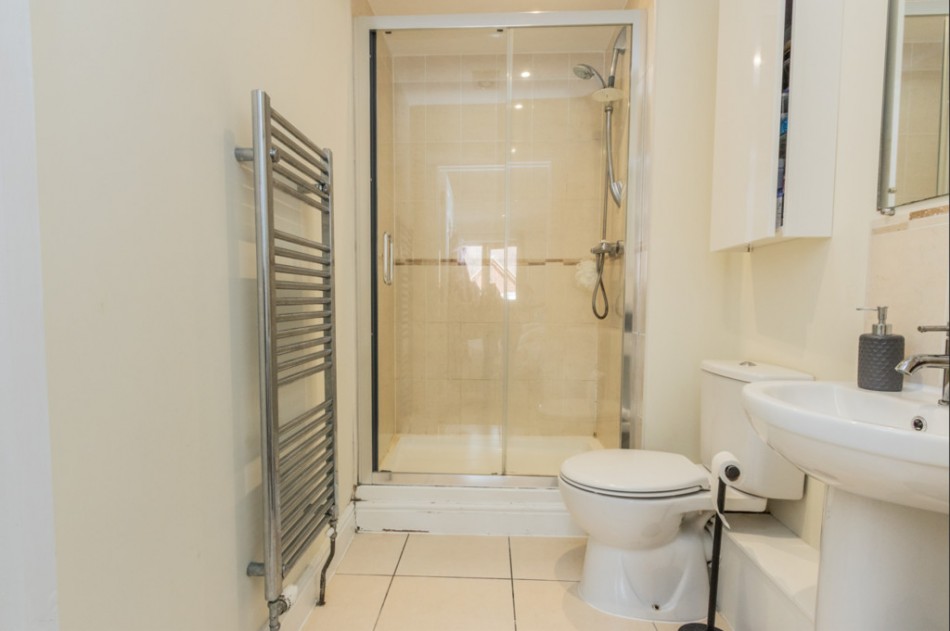 Images for First Floor Apartment in Hurst Green EAID:ef57f983cf4b2a5bbece8a930a878071 BID:1