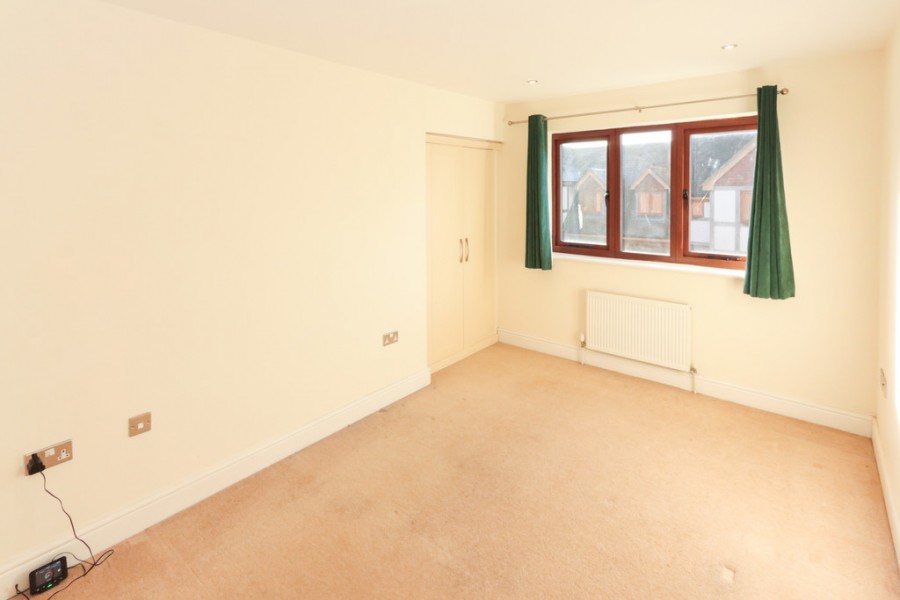 Images for First Floor Apartment in Hurst Green EAID:ef57f983cf4b2a5bbece8a930a878071 BID:1