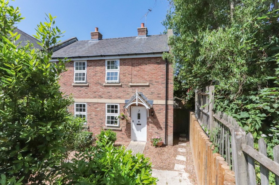 Images for Convenient central location, Hawkhurst EAID:ef57f983cf4b2a5bbece8a930a878071 BID:1