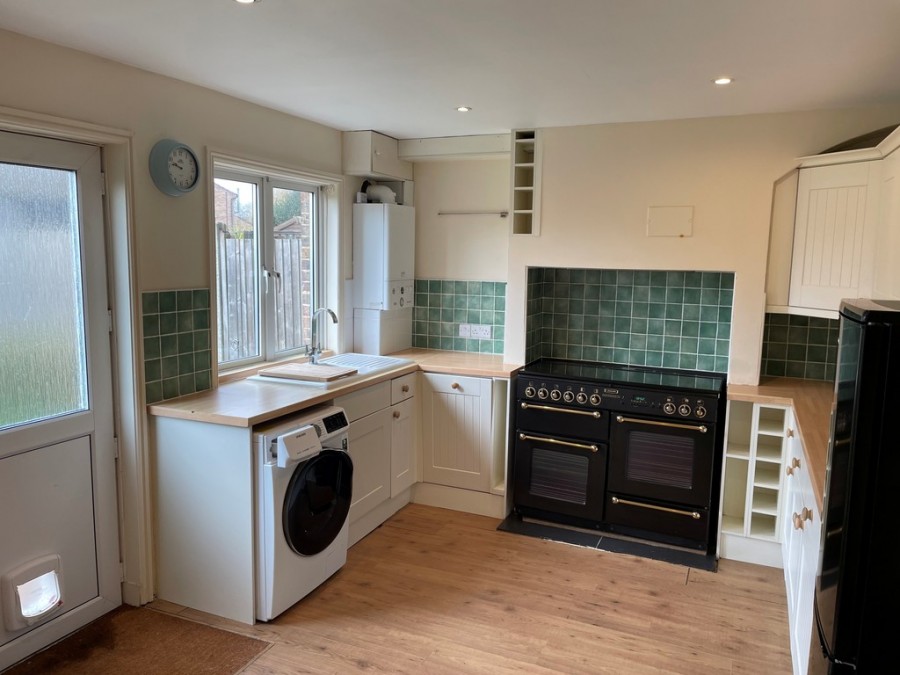 Images for Spacious Cottage With Off Road Parking In Sandhurst EAID:ef57f983cf4b2a5bbece8a930a878071 BID:1