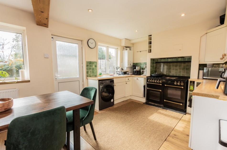 Images for Spacious Cottage With Off Road Parking In Sandhurst EAID:ef57f983cf4b2a5bbece8a930a878071 BID:1