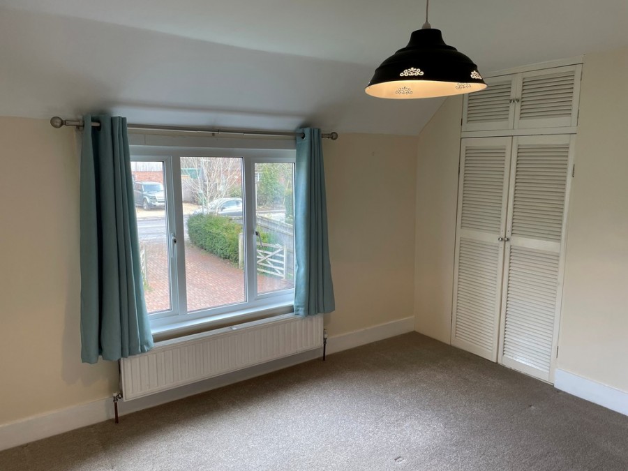 Images for Spacious Cottage With Off Road Parking In Sandhurst EAID:ef57f983cf4b2a5bbece8a930a878071 BID:1
