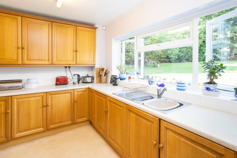Images for Ideally Located for Cranbrook High Street EAID:ef57f983cf4b2a5bbece8a930a878071 BID:1