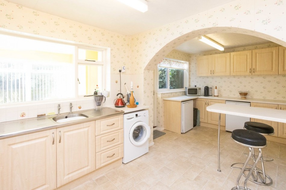 Images for Ideal Location to Cranbrook High Street EAID:ef57f983cf4b2a5bbece8a930a878071 BID:1