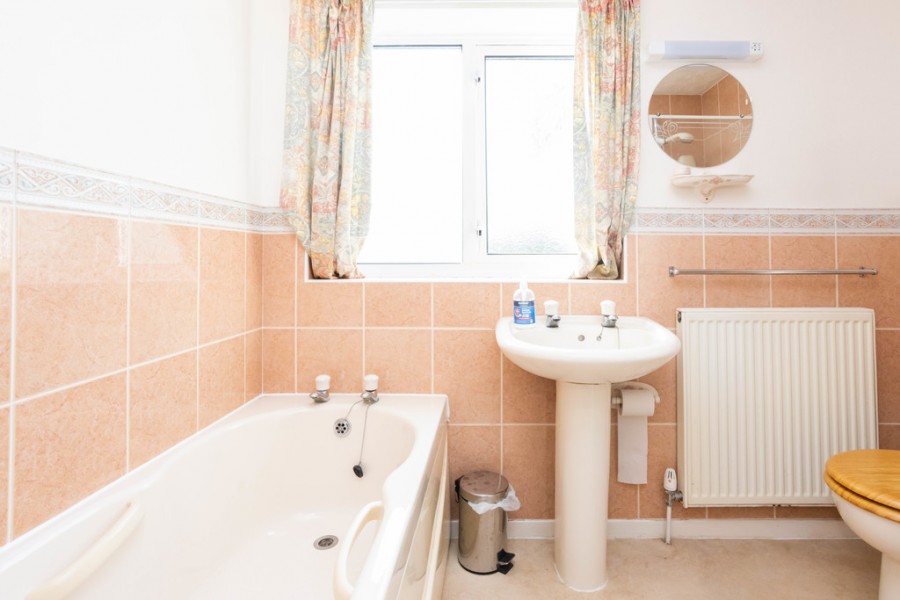 Images for Ideal Location to Cranbrook High Street EAID:ef57f983cf4b2a5bbece8a930a878071 BID:1