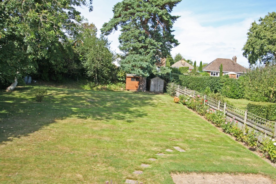 Images for Very Spacious Family Home In Hawkhurst EAID:ef57f983cf4b2a5bbece8a930a878071 BID:1