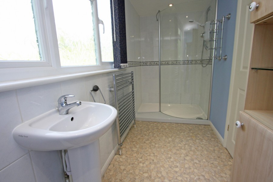 Images for Very Spacious Family Home In Hawkhurst EAID:ef57f983cf4b2a5bbece8a930a878071 BID:1
