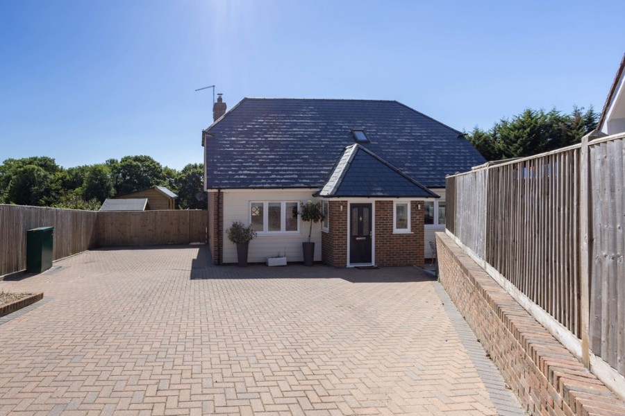 Images for Furnished Detached Family Home In Cranbrook EAID:ef57f983cf4b2a5bbece8a930a878071 BID:1