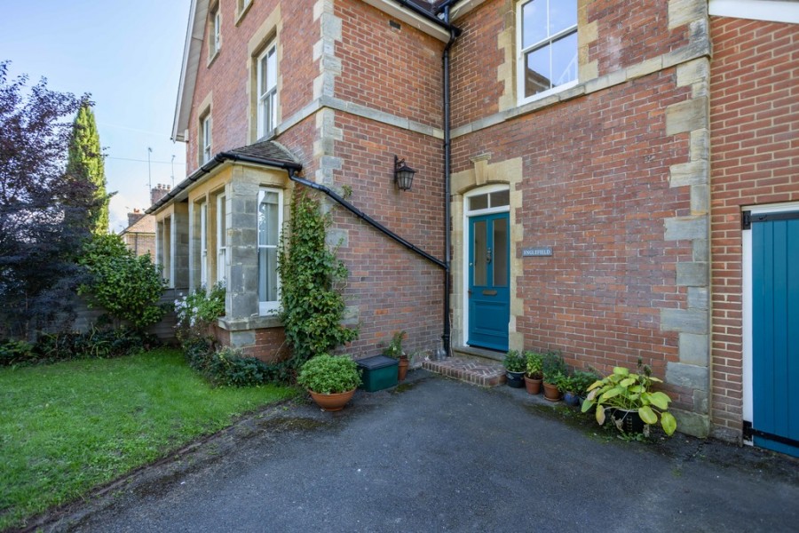 Images for With Charming Period Features in Etchingham EAID:ef57f983cf4b2a5bbece8a930a878071 BID:1