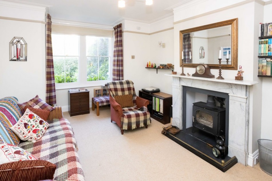 Images for With Charming Period Features in Etchingham EAID:ef57f983cf4b2a5bbece8a930a878071 BID:1