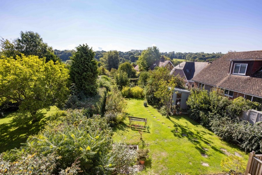 Images for With Charming Period Features in Etchingham EAID:ef57f983cf4b2a5bbece8a930a878071 BID:1