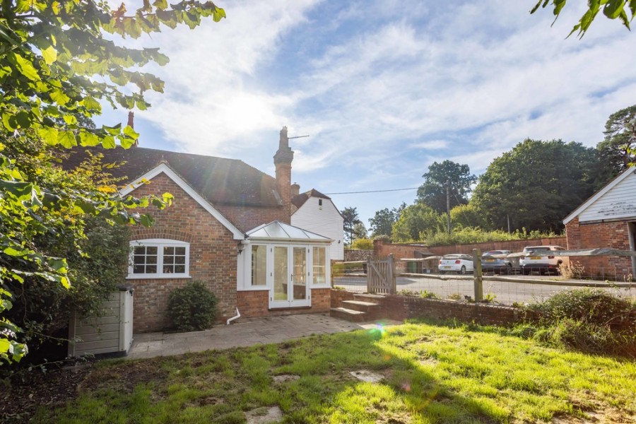 Images for Available With No Chain in Hawkhurst EAID:ef57f983cf4b2a5bbece8a930a878071 BID:1