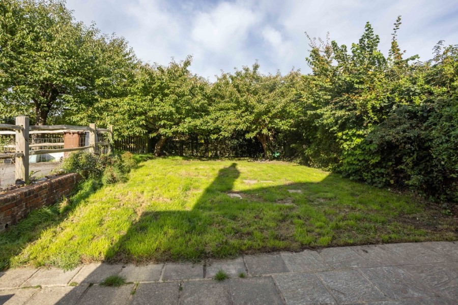 Images for Available With No Chain in Hawkhurst EAID:ef57f983cf4b2a5bbece8a930a878071 BID:1