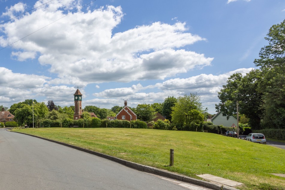 Images for Overlooking The Green in Sandhurst EAID:ef57f983cf4b2a5bbece8a930a878071 BID:1