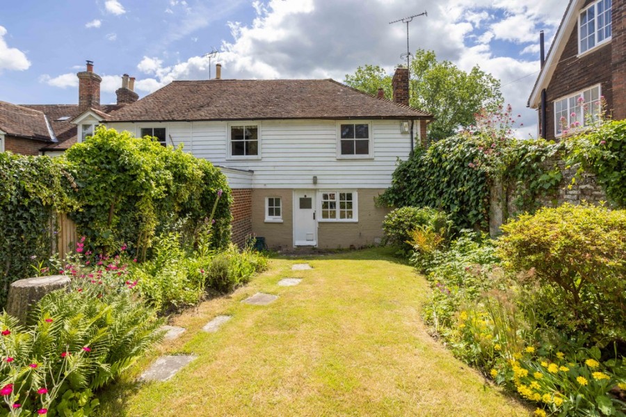 Images for Overlooking The Green in Sandhurst EAID:ef57f983cf4b2a5bbece8a930a878071 BID:1