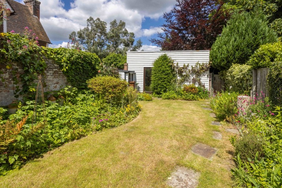 Images for Overlooking The Green in Sandhurst EAID:ef57f983cf4b2a5bbece8a930a878071 BID:1