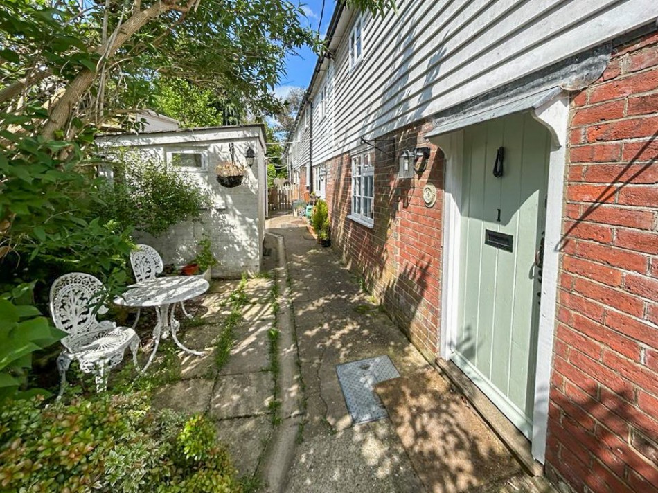 Images for Three Bedroom Cottage In Kilndown EAID:ef57f983cf4b2a5bbece8a930a878071 BID:1
