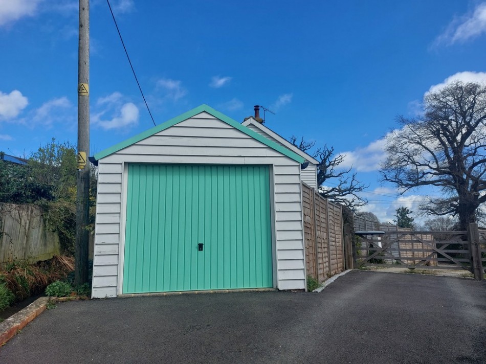 Images for Three Bedroom Cottage In Kilndown EAID:ef57f983cf4b2a5bbece8a930a878071 BID:1