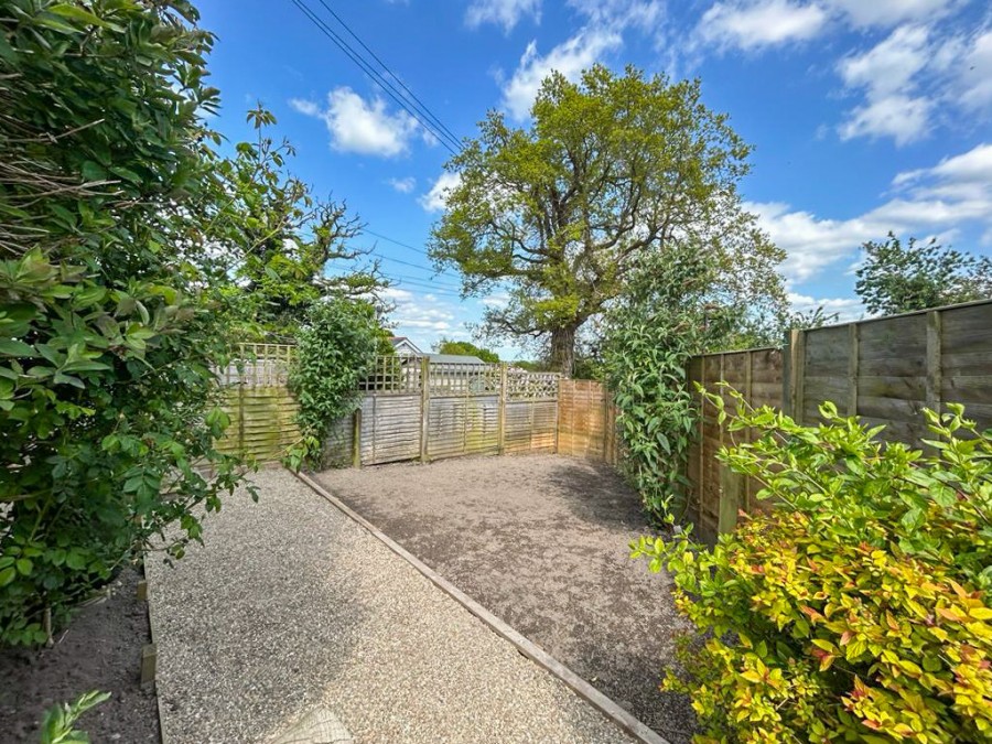 Images for Three Bedroom Cottage In Kilndown EAID:ef57f983cf4b2a5bbece8a930a878071 BID:1