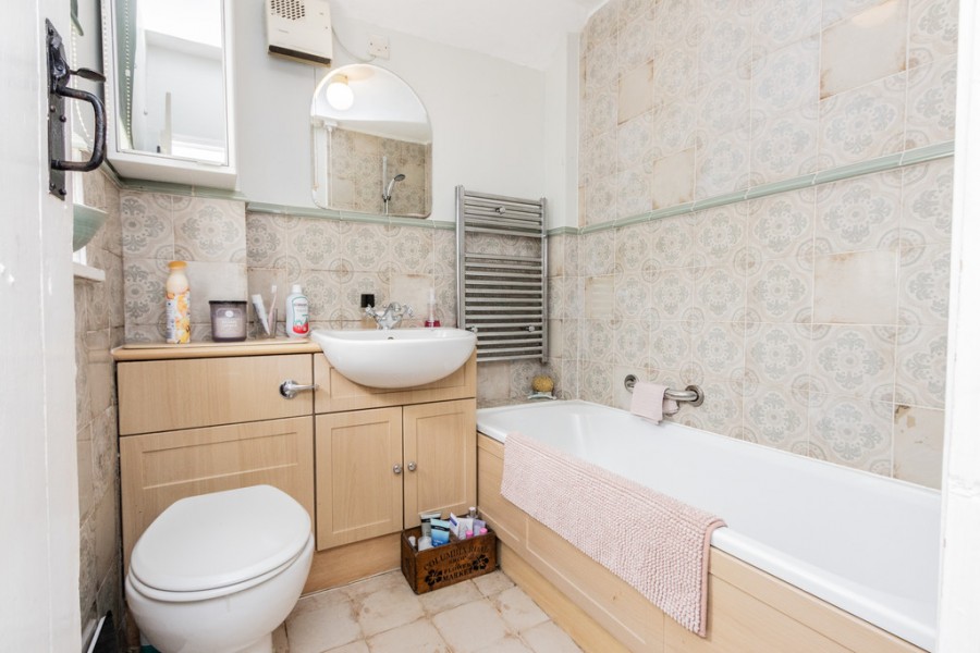 Images for Three Bedroom Cottage In Kilndown EAID:ef57f983cf4b2a5bbece8a930a878071 BID:1