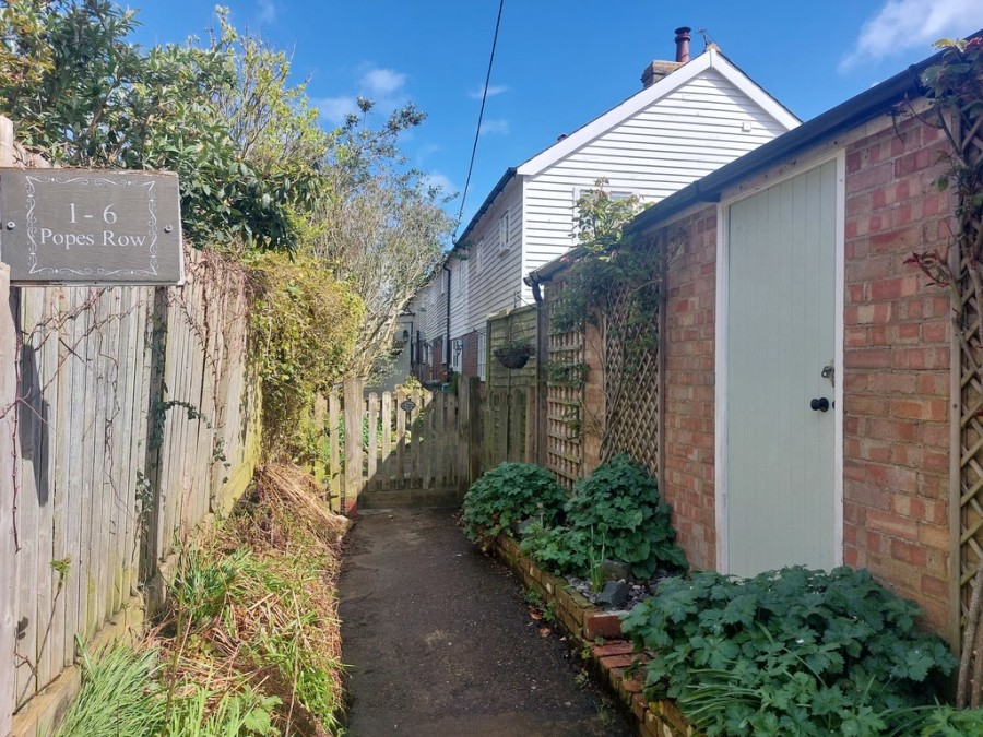 Images for Three Bedroom Cottage In Kilndown EAID:ef57f983cf4b2a5bbece8a930a878071 BID:1