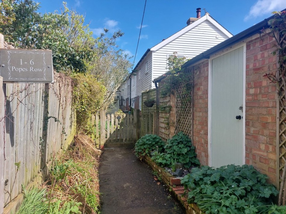 Images for Three Bedroom Cottage In Kilndown EAID:ef57f983cf4b2a5bbece8a930a878071 BID:1