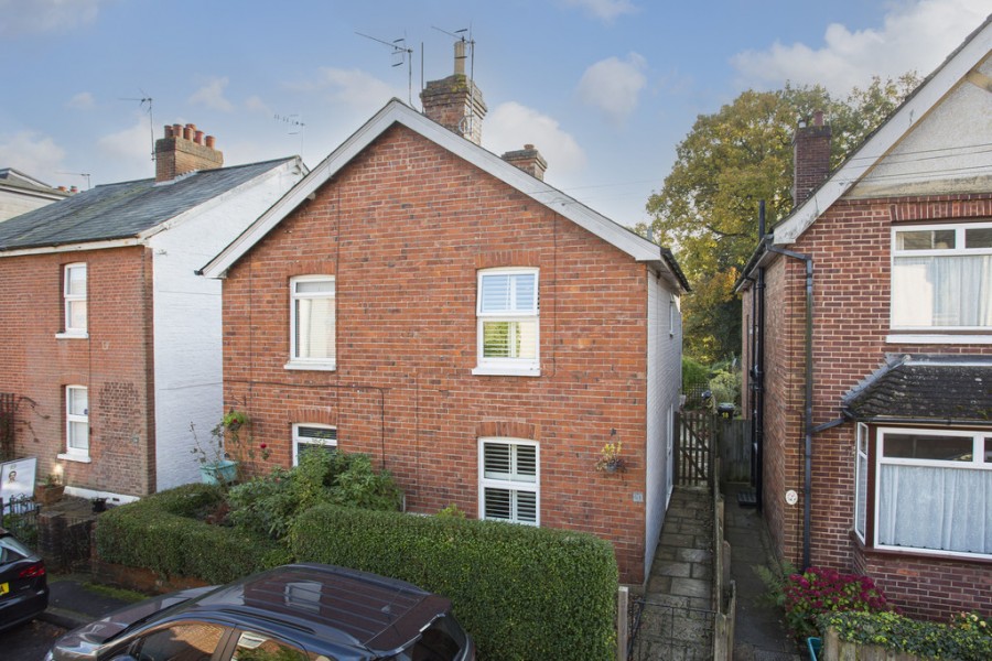 Images for Three Bedroom Family Home In Tunbridge Wells EAID:ef57f983cf4b2a5bbece8a930a878071 BID:1
