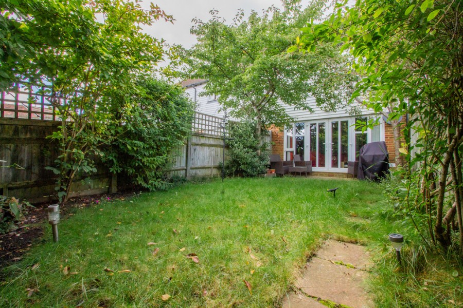 Images for Three Bedroom Family Home In Staplecross EAID:ef57f983cf4b2a5bbece8a930a878071 BID:1
