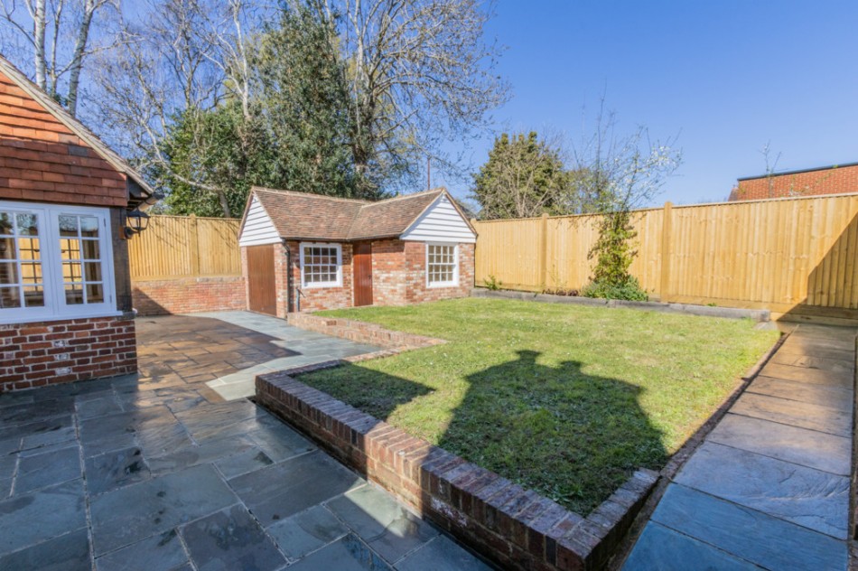 Images for Stunning Cottage In The Heart Of Sandhurst EAID:ef57f983cf4b2a5bbece8a930a878071 BID:1