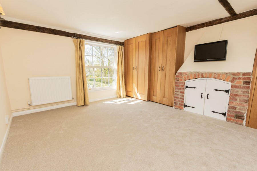 Images for Stunning Cottage In The Heart Of Sandhurst EAID:ef57f983cf4b2a5bbece8a930a878071 BID:1