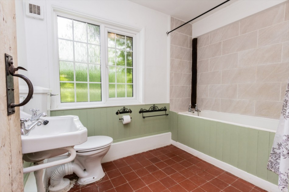Images for Country Cottage With Rural Views In Ticehurst EAID:ef57f983cf4b2a5bbece8a930a878071 BID:1