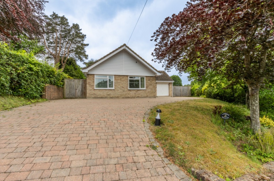 Images for With Three Double Bedrooms In A Quiet Residential Road EAID:ef57f983cf4b2a5bbece8a930a878071 BID:1