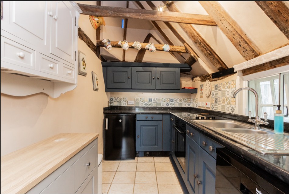 Images for Four Bedroom Cottage In The Heart Of Biddenden EAID:ef57f983cf4b2a5bbece8a930a878071 BID:1