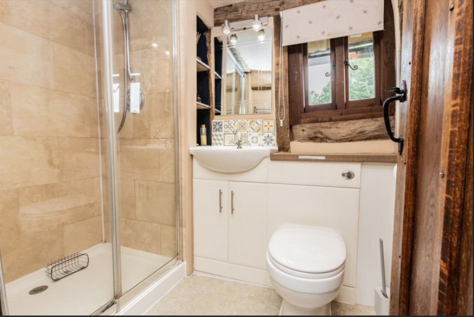 Images for Four Bedroom Cottage In The Heart Of Biddenden EAID:ef57f983cf4b2a5bbece8a930a878071 BID:1