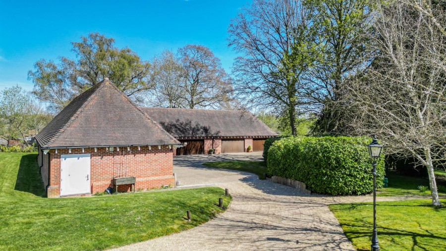 Images for No Onward Chain in Hawkhurst EAID:366206731 BID:bid
