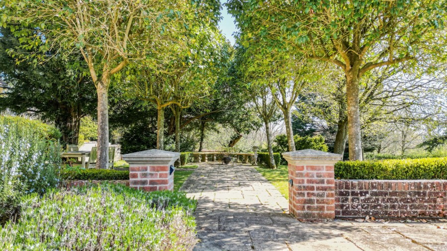 Images for No Onward Chain in Hawkhurst EAID:366206731 BID:bid