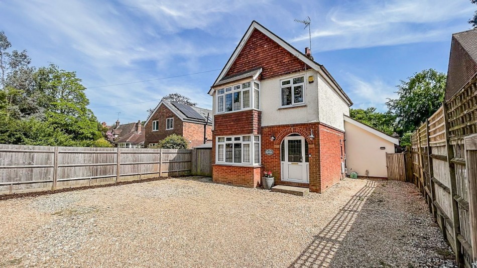 Images for Set On 1/4 Of An Acre In Sissinghurst EAID:366206731 BID:bid