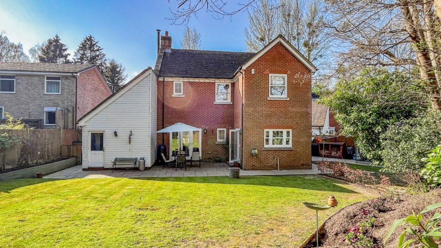 Images for A Stylish Four Bedroom House In Hawkhurst EAID:366206731 BID:bid