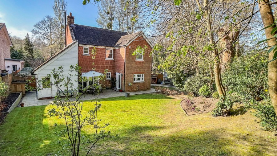 Images for A Stylish Four Bedroom House In Hawkhurst EAID:366206731 BID:bid