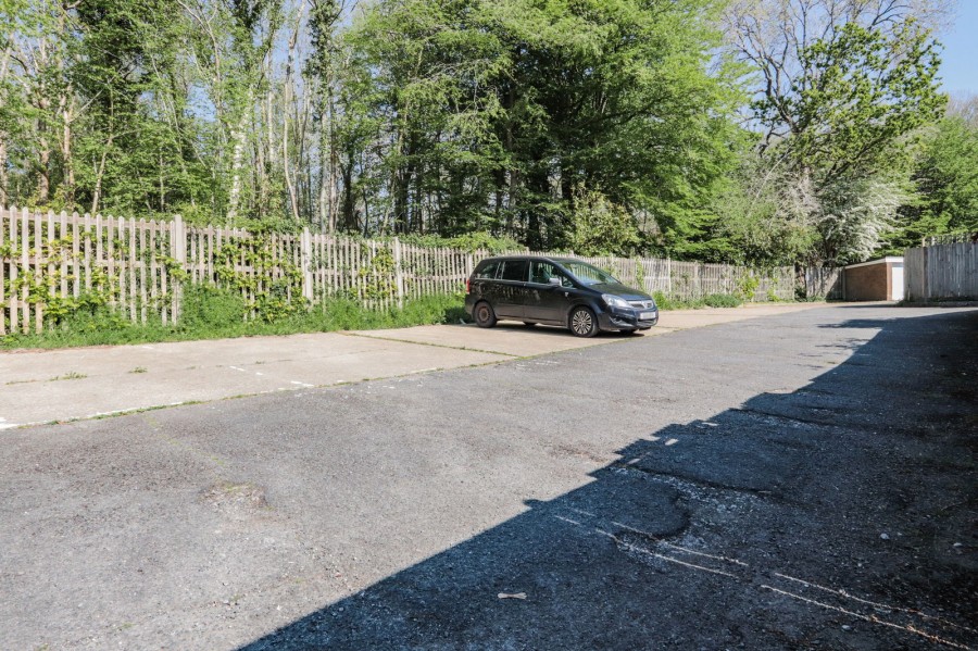 Images for Situated Next To Burgh Woods in Hurst Green EAID:366206731 BID:bid
