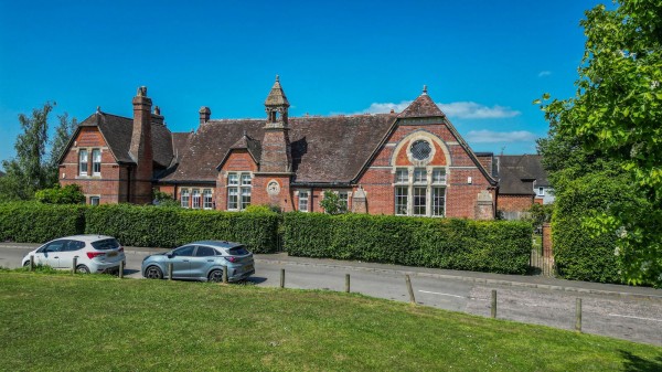 No Onward Chain in Hawkhurst - EAID:366206731, BID:bid