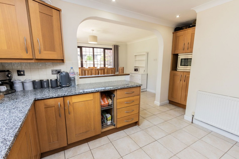 Images for Available With No Onward Chain in Staplecross EAID:366206731 BID:bid