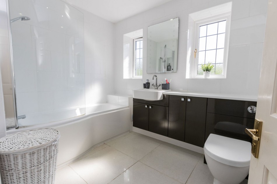 Images for Weald View, Staplecross EAID:366206731 BID:bid