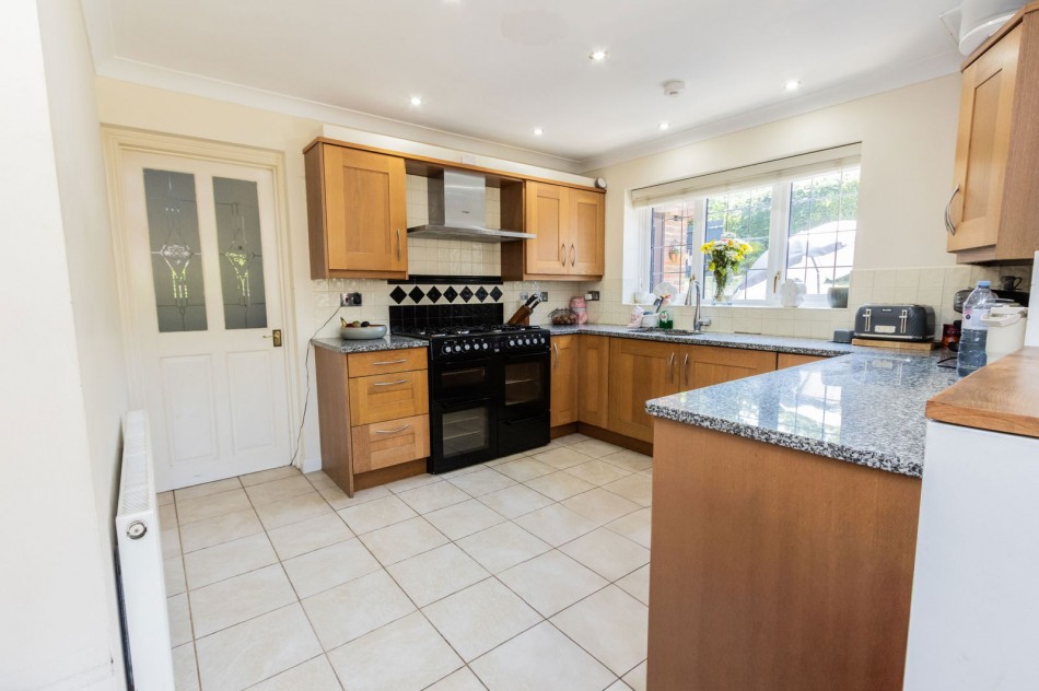 Images for Weald View, Staplecross EAID:366206731 BID:bid