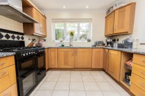Images for Available With No Onward Chain in Staplecross