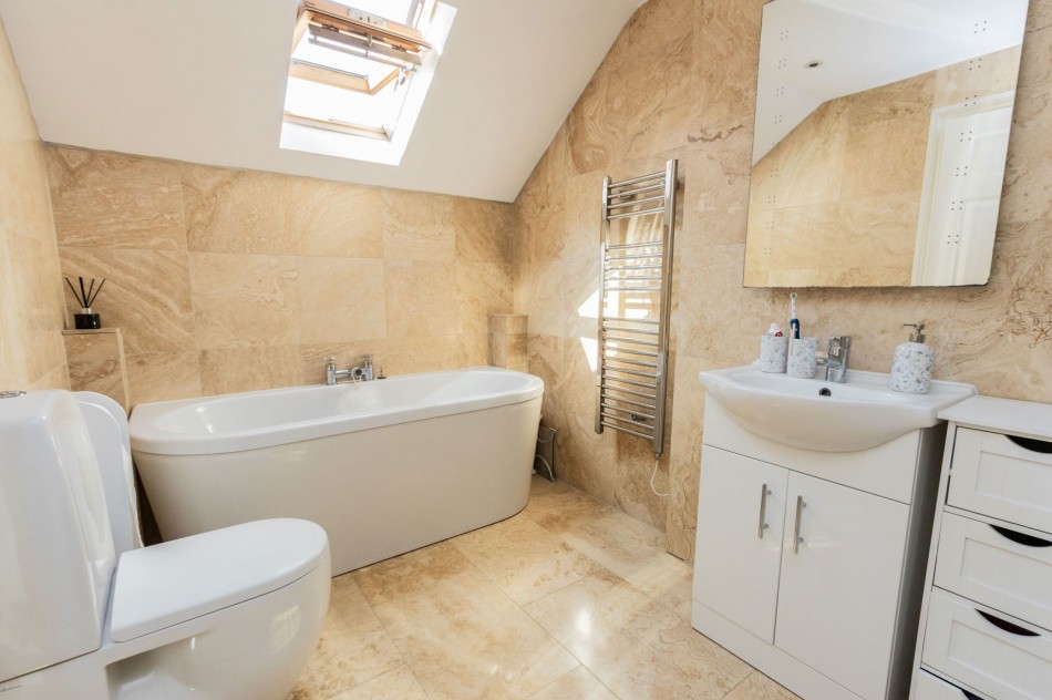 Images for Weald View, Staplecross EAID:366206731 BID:bid