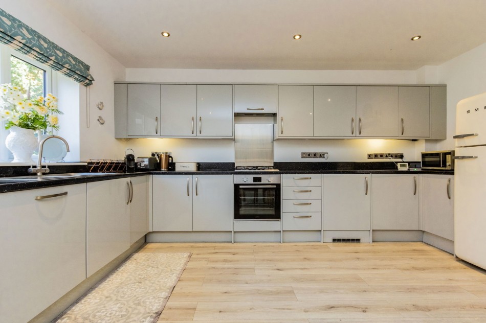 Images for With A Detached Kiln In Sandhurst EAID:366206731 BID:bid