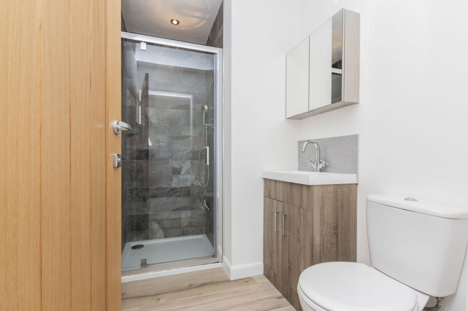 Images for With A Detached Kiln In Sandhurst EAID:366206731 BID:bid