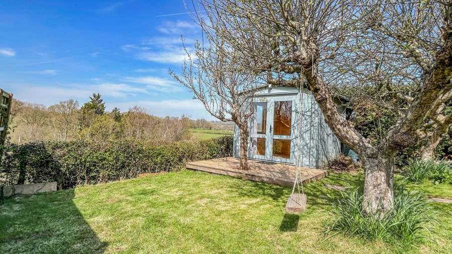 Images for With Stunning Countryside Views in Bodiam EAID:366206731 BID:bid