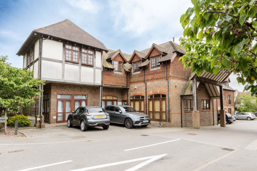 Images for Ground Floor Flat With No Onward Chain In Hurst Green EAID:366206731 BID:bid